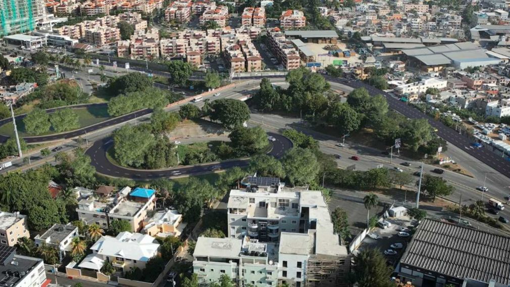 El MOPC dio inicio a los trabajos para agilizar el tránsito en la rotonda 27 de Febrero con Luperón, Isabel Aguiar y autopista 6 de Noviembre.