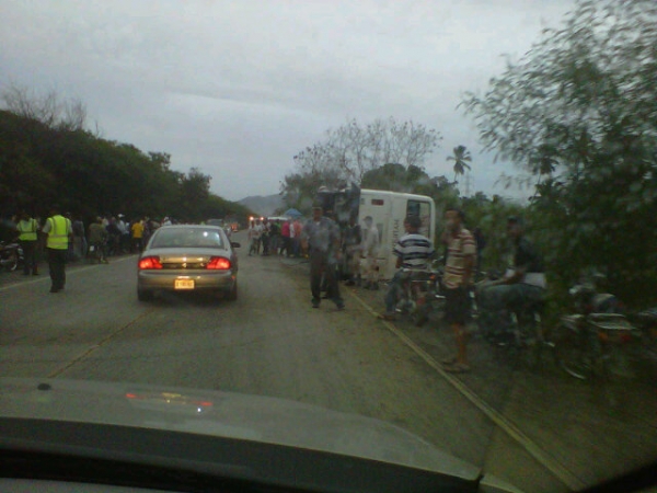 Accidente de tránsito en Las Charcas, Azua.