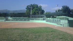 Estadio de softball en Comendador en foto de archivo