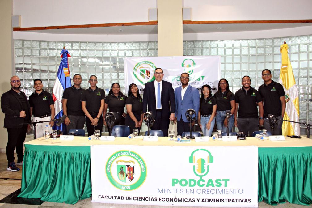 ‘‘Mentes en Crecimiento’’ es el primer podcast universitario de la República Dominicana.