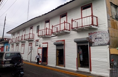 Casas victorianas del centro histórico de Puerto Plata son pintadas por el Clúster Turístico