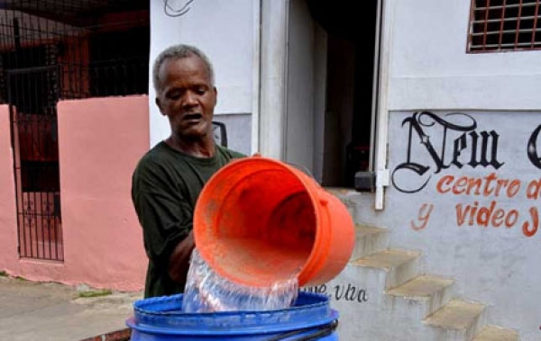 Barrios de la Capital tienen un mes sin agua