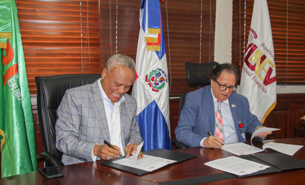 El acuerdo, que tendrá vigencia por 4 años, fue firmado entre el ingeniero Osmar Antonio Olivo Sosa, director ejecutivo del IIBI, y el doctor Juan Guerrero Ávila, rector de la Universidad Nacional Evangélica (UNEV).