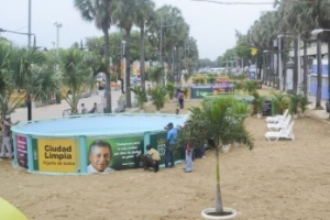 ADN cerró un tramo del Malecón de SD para instalar 12 piscinas: 