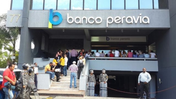 Devolverán RD$500 mil a 320 depositantes del Banco Peravia: