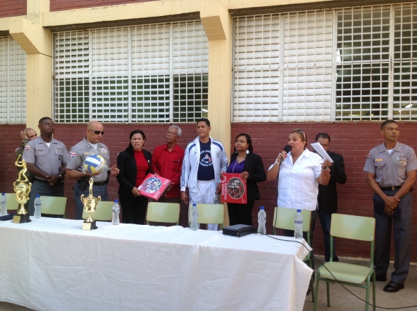 Ministerio Publico y PN realizan paradas cívicas en centros educativos de Salcedo 
