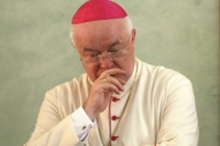 Vaticano pone en arresto domiciliario Josef Wesolowski por acusaciones de pederastia
