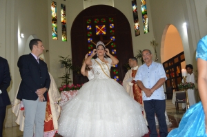 Obispo y Alcalde coronan reina de las fiestas patronales de San Felipe de Puerto Plata: 