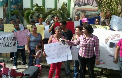 Protestan en Tenares