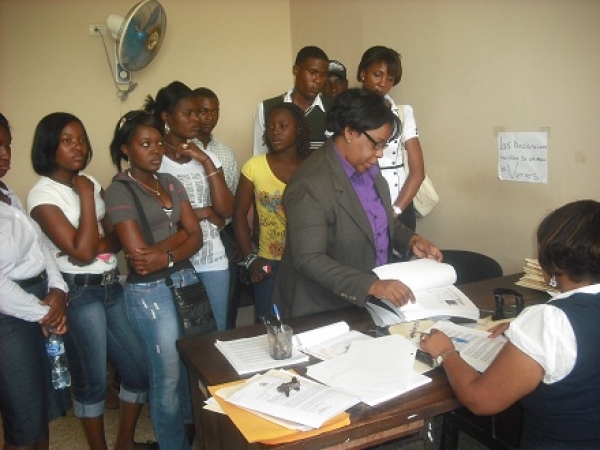 Dominicanos de ascendencia haitiana depositan recurso de amparo