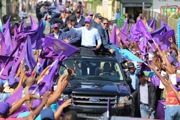 Presidente Danilo Medina recorre Villa Altagracia, Bonao y La Venga:  