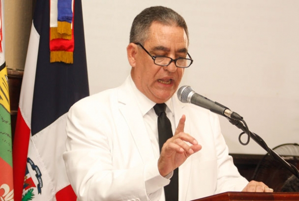 Alcalde Félix Rodríguez presenta rendición de cuentas, defiende su honor