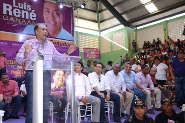 Luis René Canaán lanza candidatura a senador: 