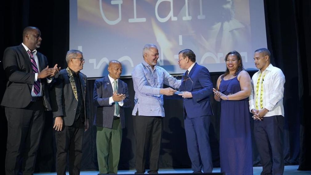 Los Premios de Arte y Cultura Fradique Lizardo conmemoran 26 años en la cultura de San Cristóbal. (Imagen de los premios versión 2022).