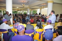 El precandidato presidencial por el Partido de la Liberación Dominicana Francisco Javier García se dirige a sus simpatizantes en un acto realizado en apoyo a su candidatura en El Seibo.