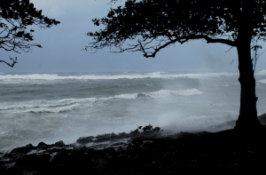 Vista del impacto en la costa de Santo Domingo con el paso de la tormenta Issac en República Dominicana.