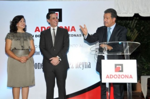 El presidente Leonel fernández interviene en el acto en el cual fue reconocido. 