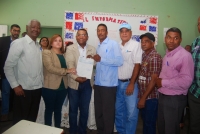 EGEHID entrega a productores de Arroyo Cano 12 millones de pesos