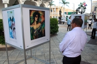 Puertoplateños acuden a exposición de artes