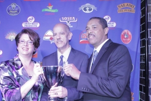 Empresa dominicano entrega galardón "Orgullo Dominicano" al periodista Adalberto Domínguez en Nueva York