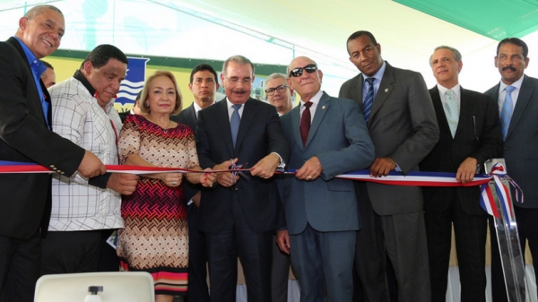 Presidente Danilo inauguró seis obras de interés social: 