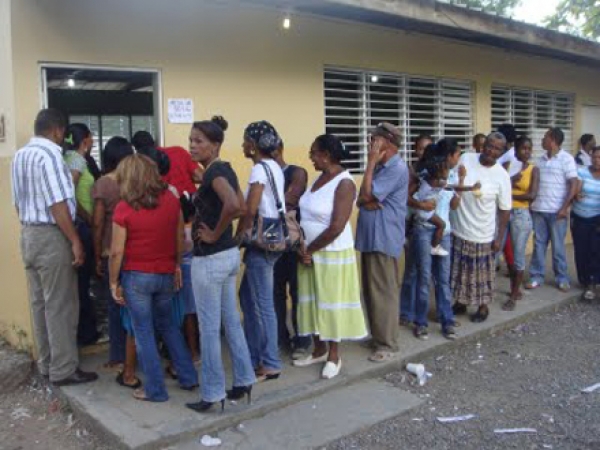 Abren colegios electorales para presidenciales en República Dominicana