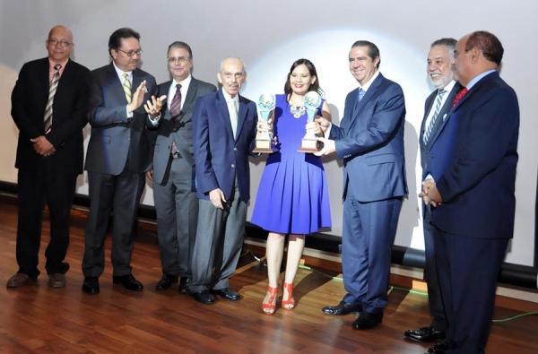 Erika Eunice Rodríguez, del matutino gratuito El día, ganó el Gran Premio de la edición 2015 del Premio Nacional de Prensa Turística Epifanio Lantigua.