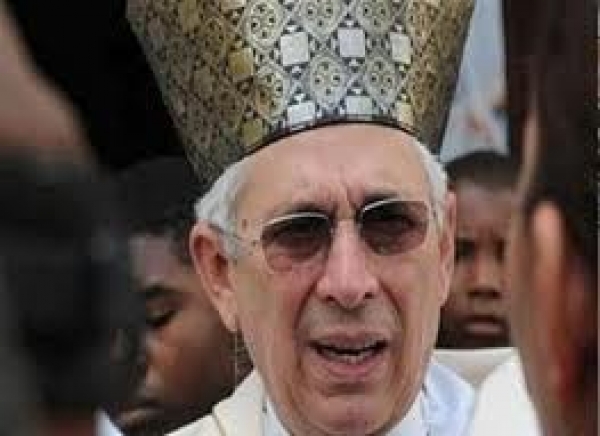 Monseñor Grullón Estrella reprueba violencia en protestas