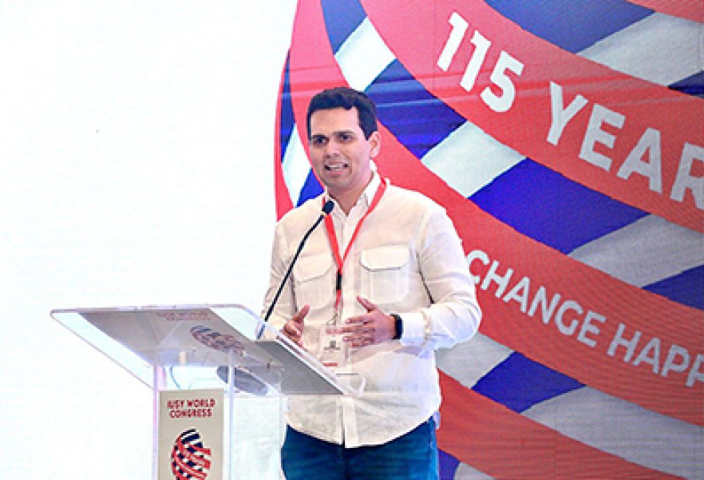 Carlos Hernández como Vicepresidente Mundial de la Unión Internacional de Jóvenes Socialistas, IUSY.
