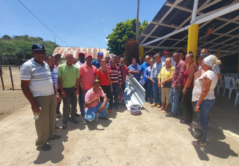 El acto de entrega se llevó a cabo en la localidad de El Jaiquí, provincia de Montecristi, donde se dieron cita autoridades del sector agropecuario y representantes de las asociaciones ganaderas beneficiarias.