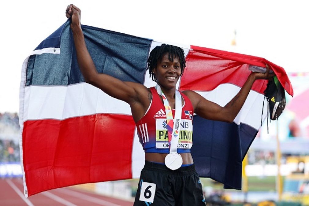 En los Juegos Olímpicos de Tokio 2020, que se celebraron en 2021 a causa de la pandemia, la dominicana sorprendió a medio mundo con su medalla de plata, escoltando a la bahameña Shaunae Miller-Uibo.