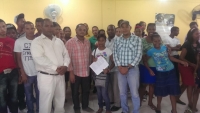 Ministerio de la Juventud entrega 100 becas en Barahona