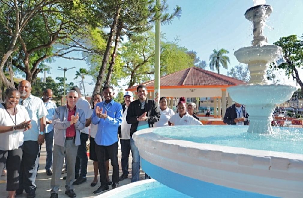 El alcalde Manuel Jiménez hizo entrega del parque Juan Pablo Duarte, ubicado en el sector de Villa Faro.