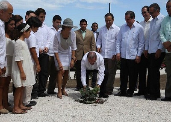 Presidente Medina inicia proyecto Ocoa Bay