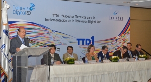 Mesa directiva en el primer taller de televisión digital organizado por Indotel.