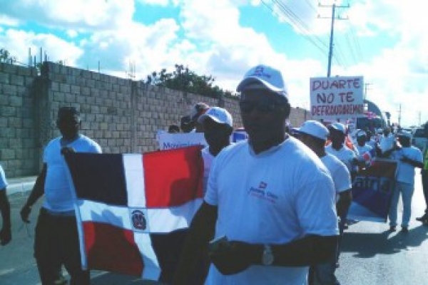 Dominicanos marchan contra la presencia de haitianos en Punta Cana