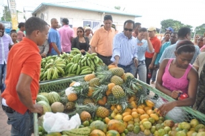 INESPRE realiza mercado de productores en La Guáyiga y reactiva otros