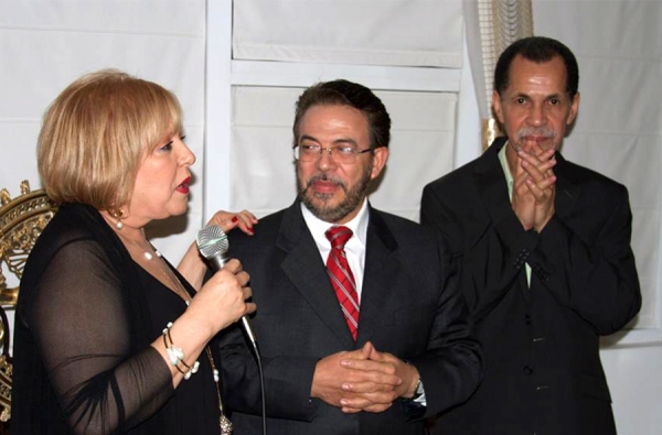 El Dr. Guillermo Moreno estuvo acompañado por dirigentes de Alianza País como Roberto Sánchez.