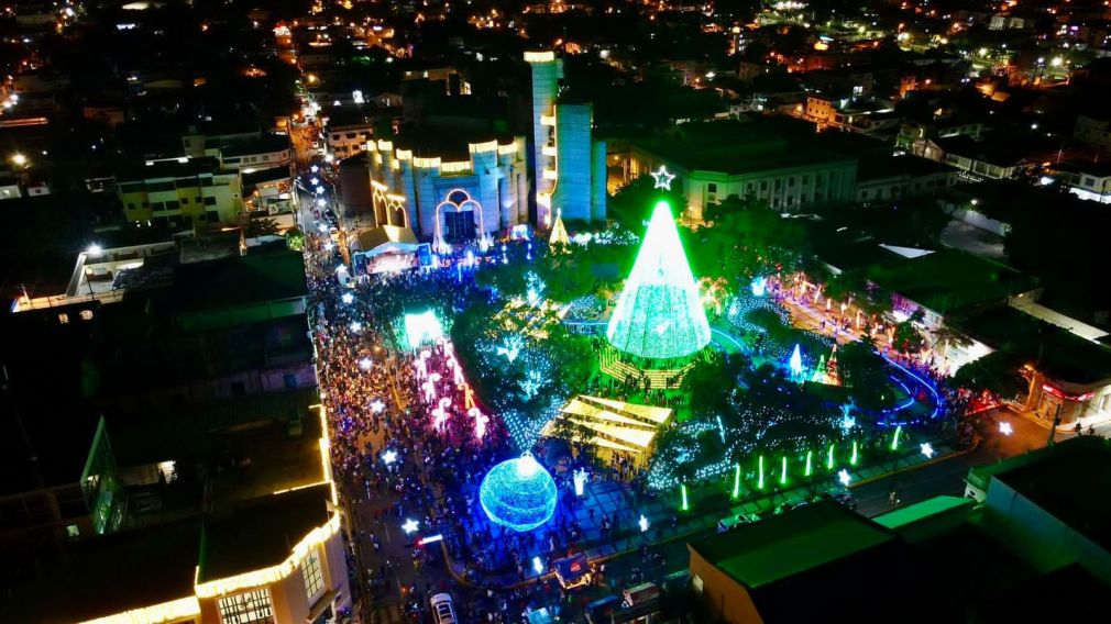 El Parque Mágico de la Navidad está ubicado en la plaza Duarte.