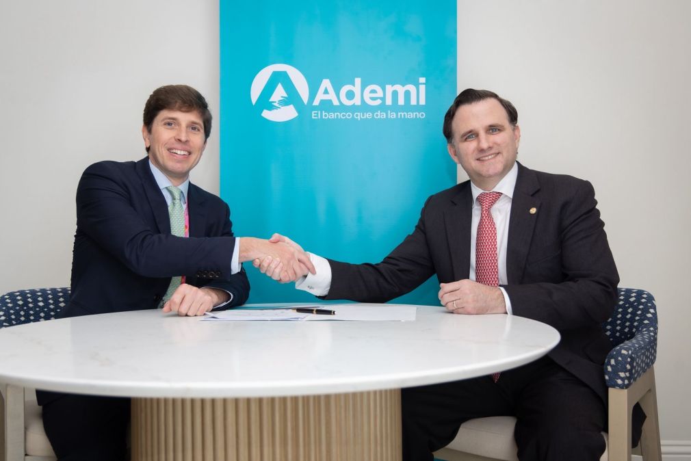 El Banco Ademi concretó un financiamiento de hasta RD$850 millones con Developing World Markets en beneficio de las microempresas.