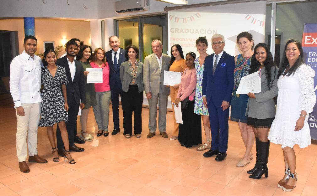 El titular, Franklin García Fermín, hizo el planteamiento en acto de graduación de 30 jóvenes en el programa Francés de Inmersión, en colaboración con la Alianza Francesa, en el país.
