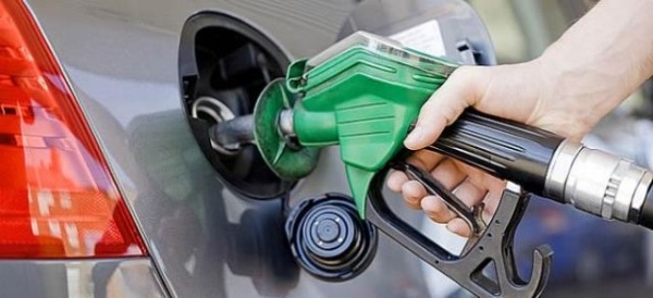 Rebajan precios de todos los combustibles; gasolinas bajan RD$11.20 y RD$11.60 :  