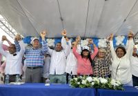 Junto a Cordero también pasaron a las filas del PRM la regidora del Partido Revolucionario Dominicano, Elvira Mateo y decenas de dirigentes de los Partidos de la Liberación Dominicana y Fuerza del Pueblo.