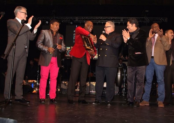 Dominicanos disfrutaron el primer concierto navideño en Nueva York con artistas criollos 