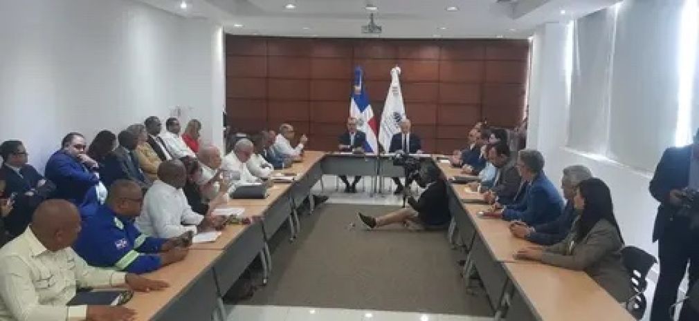 El ministro de Trabajo, Luis Miguel De Camps, indicó que, tras unas seis reuniones en estos últimos meses se llegó a este acuerdo.