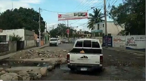 Munícipes esperan que el alcalde termine reparación de badén 