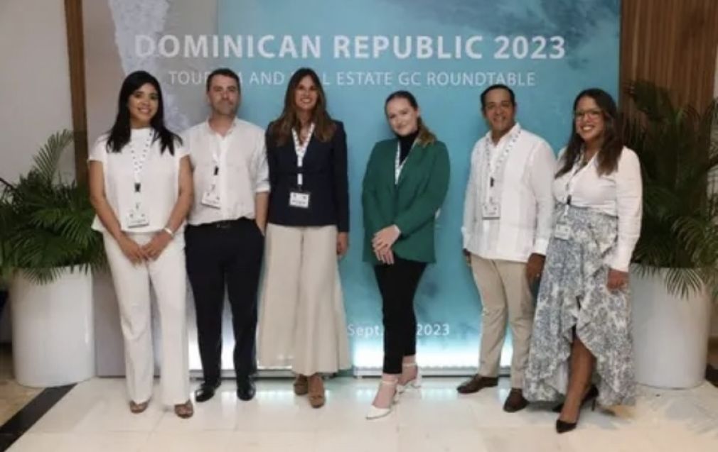 En un hecho sin precedentes, Quiroz Advisors-QA Legal, firma líder en el sector turístico e inmobiliario, en asociación con The Legal 500, renombrada editora londinense en la industria legal internacional,  se celebró la Primera Mesa Redonda sobre Turismo e Inmobiliario de la República Dominicana.