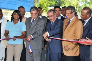 Presidente Danilo Medina inaugura liceo y escuela en Monte Plata; suman 23 nuevas aulas: 