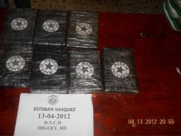 DNCD ocupa 7 paquetes cocaína en finca de Higüey