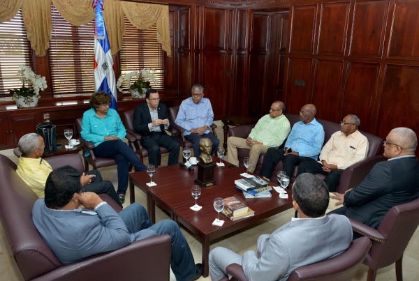 Canciller dispone retorno de embajadores y reapertura de los consulados en Haití:  